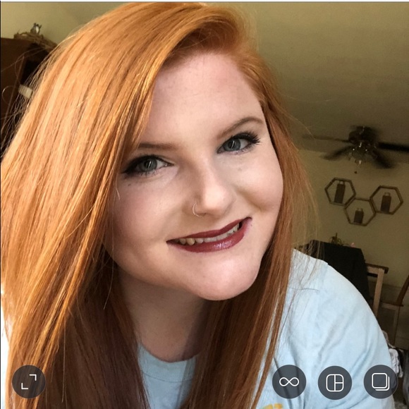 Meet your Posher, Abbey - Picture 1 of 1